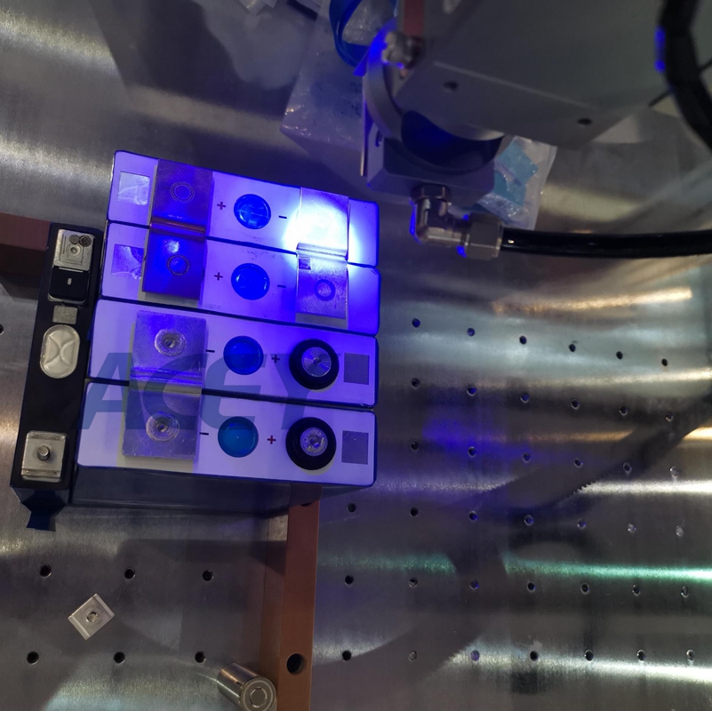 soldadora del laser de la fibra del CNC 1500W para las baterías de iones de litio
 